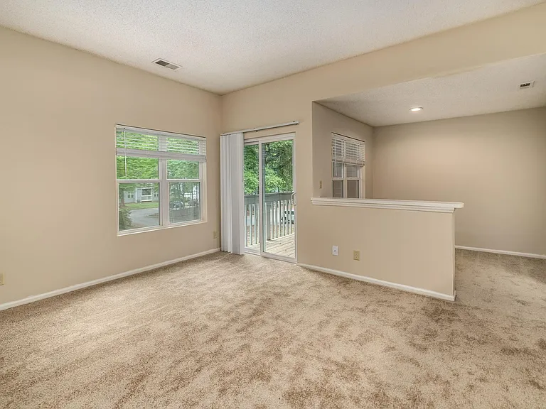 Argyle Place Apartment Homes — Photo 27