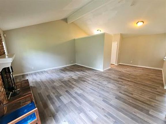 5th image of 3044 Cross Creek Dr