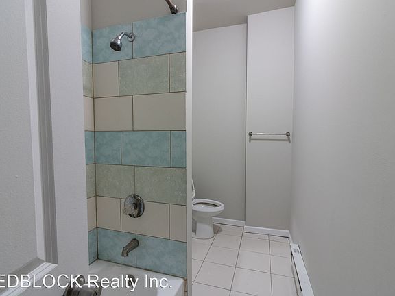 5th image of 1342 Wagner Ave #1F