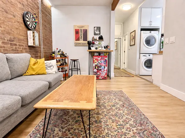 733 Knickerbocker Avenue image 1 of 12