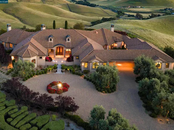 2020 Victorine Rd, Livermore, CA 94551