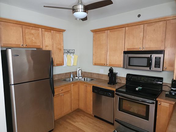 3rd image of 515 E Capitol Ave