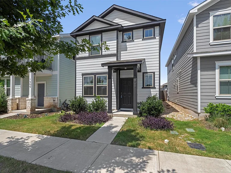1805 Artesian Springs Xing — Photo 1
