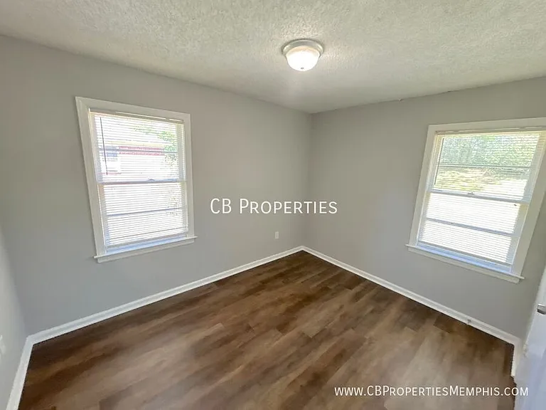 3430 Shiloh St — Photo 3
