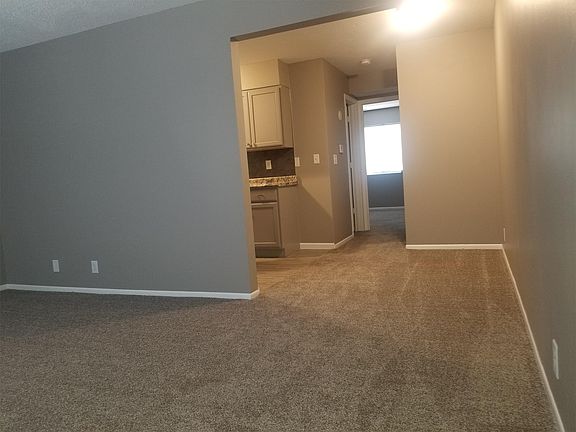 2nd image of 941 Washington St APT 5