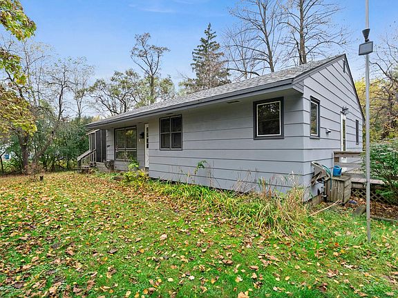 3rd image of 8251 Lake Dr