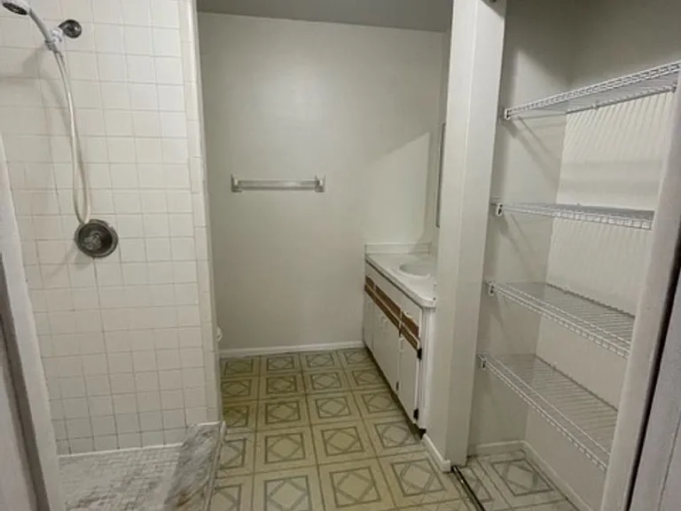 313 Dirksen Dr #B5 — Photo 10
