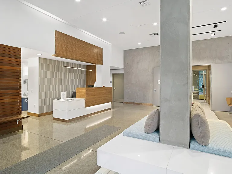 321 10th Ave #16003 — Photo 32