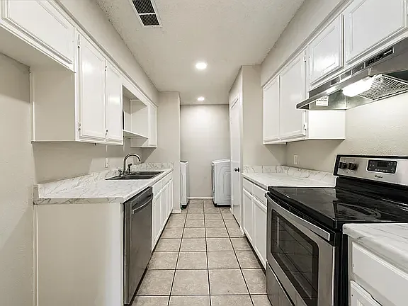 2 bed, 1043 sqft, $1,650 — Photo 3
