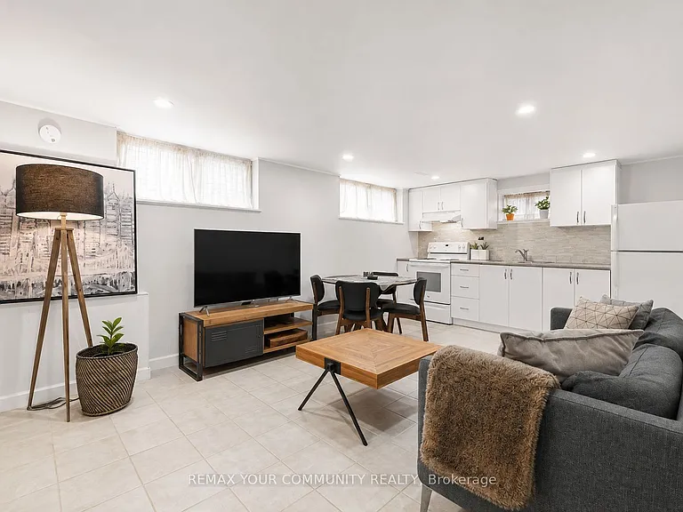 14 Webster Dr #LOWER — Photo 3