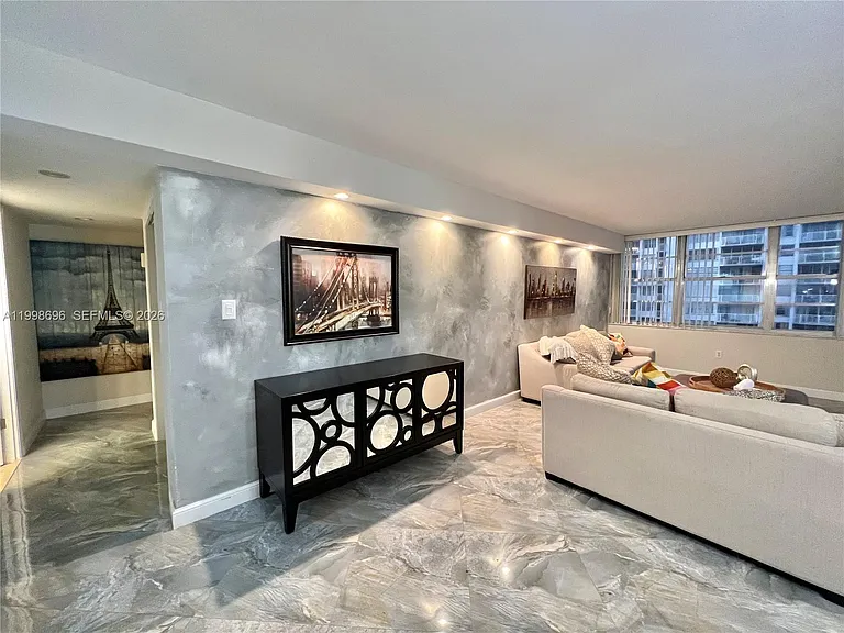 18041 Biscayne Blvd #1104 — Photo 14