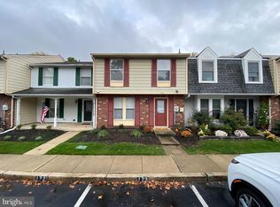 32 Waterview Ct, Marlton, NJ 08053