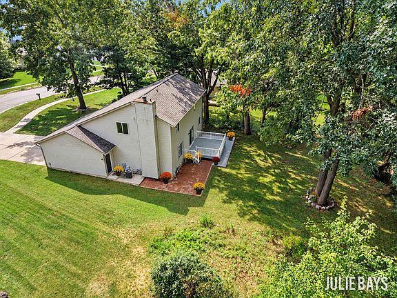 2nd image of 6631 Runway Ct SW