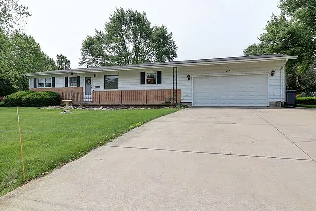 207 W Van Buren St photo 1