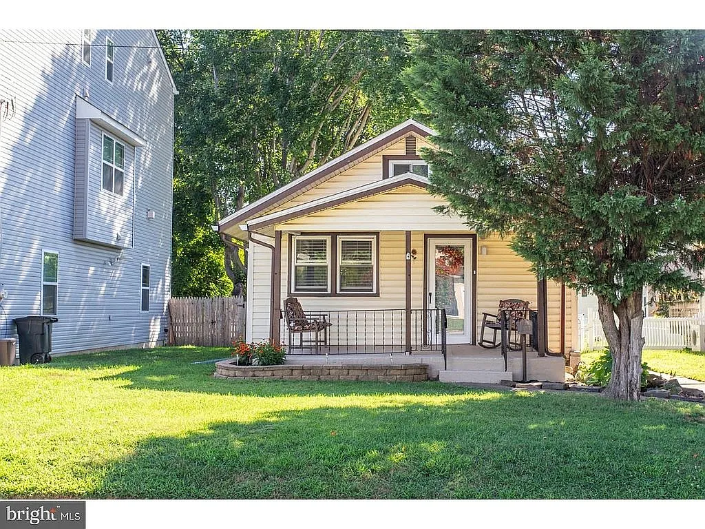 350 Roberts Ave photo 1