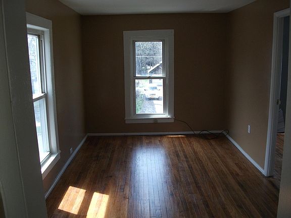 5th image of 23 Reynolds Ave APT 3