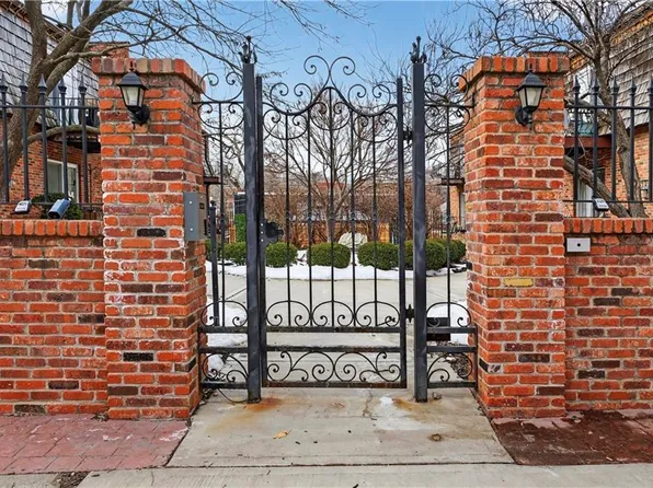 4430 Jarboe St APT 6, Kansas City, MO 64111