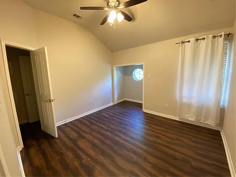 8811 Glen Canyon Dr — Photo 16