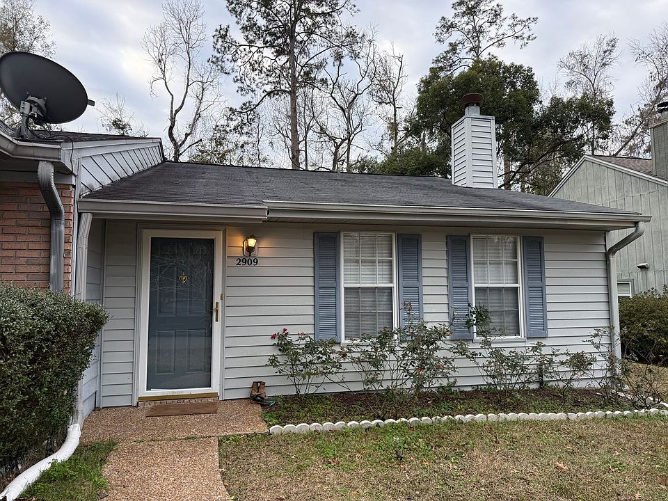 1st image of 2909 Richview Park Cir S
