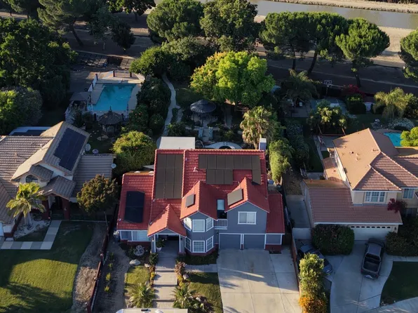 416 Crescent Dr, Los Banos, CA 93635