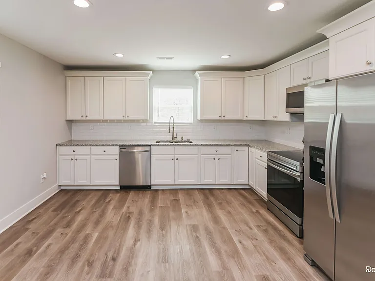 1207A Birch St — Photo 3