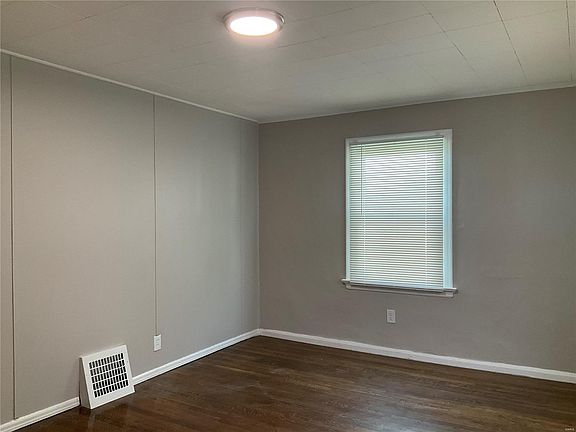 3rd image of 3513 Saint Gregory Ln