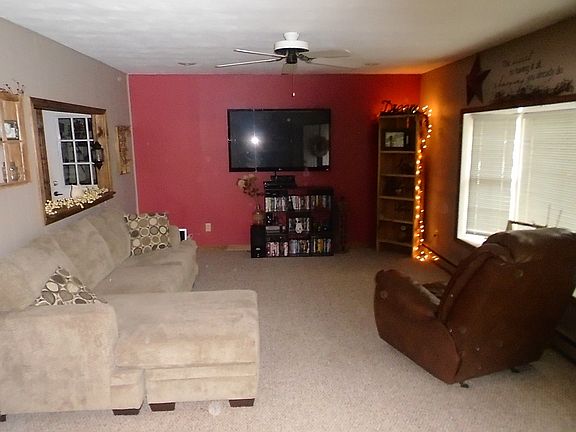 5th image of 2024 E Poplarwood Ct