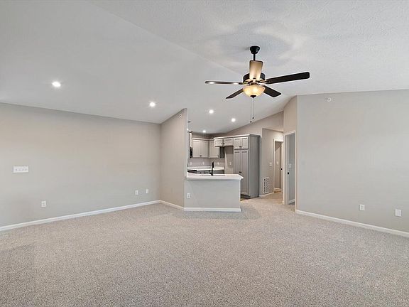 5th image of 2524 Elyria Ct #16-300
