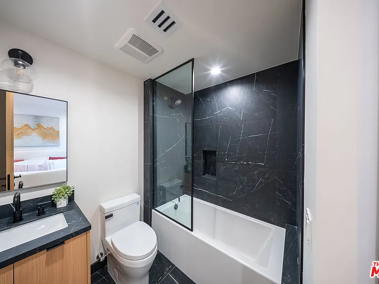 10352 Riverside Dr #103 — Photo 8