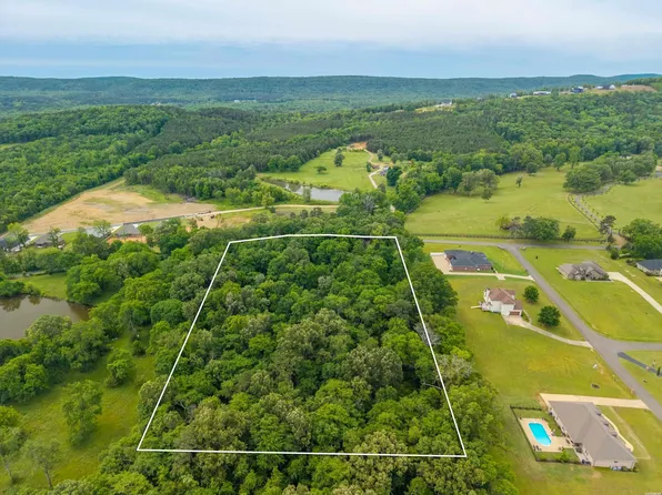 4 Albright Rd, Hot Springs National Park, AR 71913