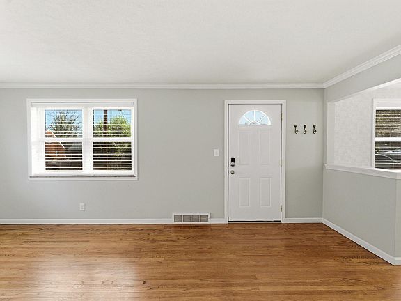 3rd image of 109 Yancey Dr
