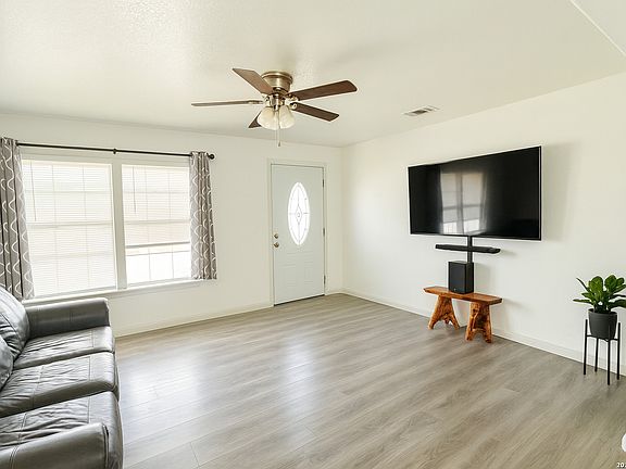 3rd image of 309 BOHME ST