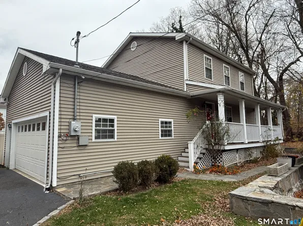 70 Renwick Pl, Bridgeport, CT 06604