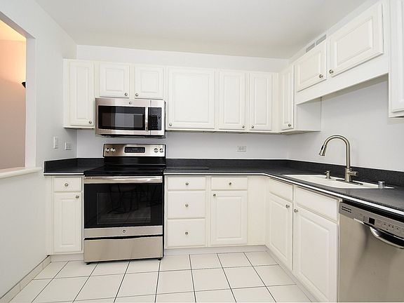 4th image of 211 E Ohio St APT 2721