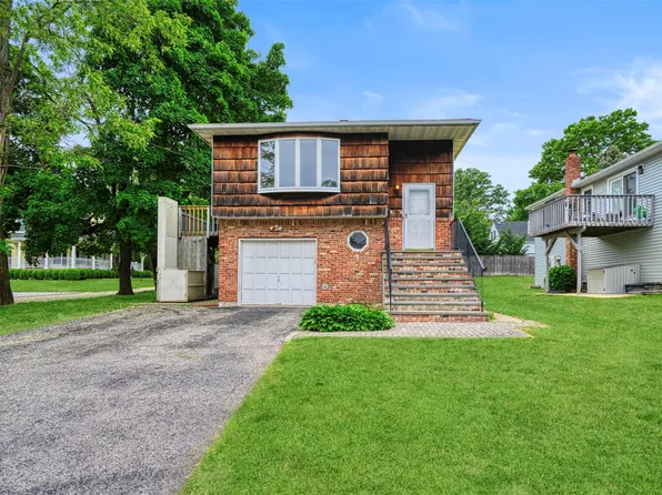 10 Murray Street, Bayville, NY 11709