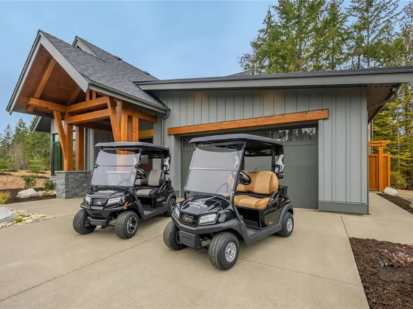 513 Hole In One Dr, Qualicum Beach, BC V9K 0B9