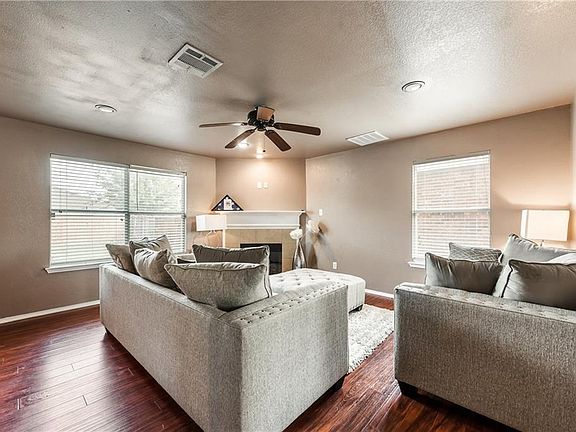 4th image of 2040 Lake Trail Dr
