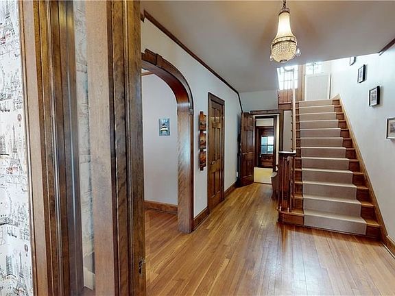 3rd image of 708 Sunnyside Ave