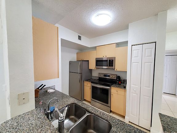 5th image of 2439 Centergate Dr APT 104