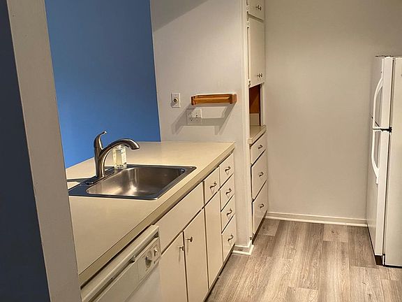 3rd image of 2401 Packard St APT 33D