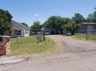 101 S 9th St, Walters, OK 73572