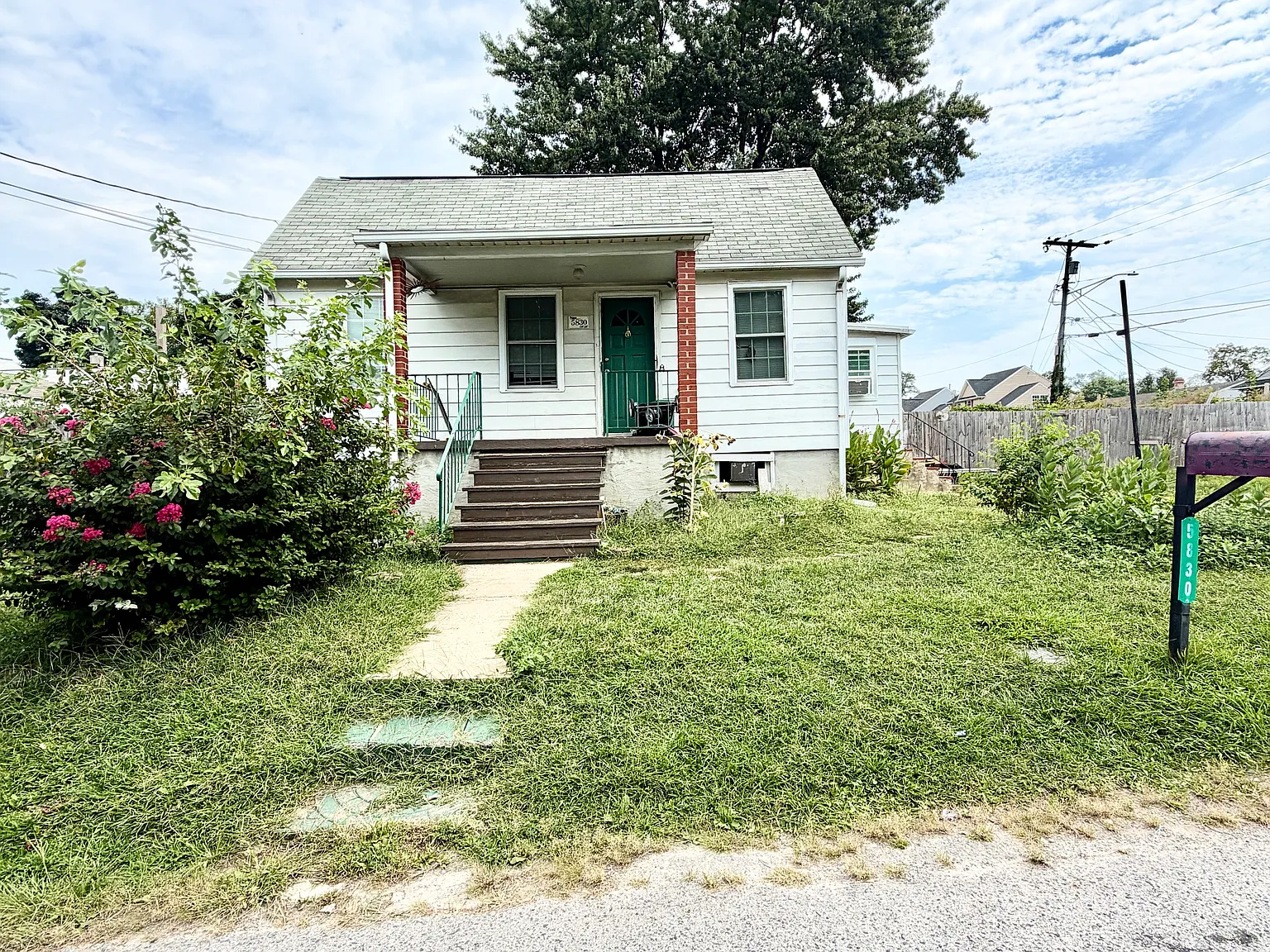 3 bed, 650 sqft, $525 — Photo 1