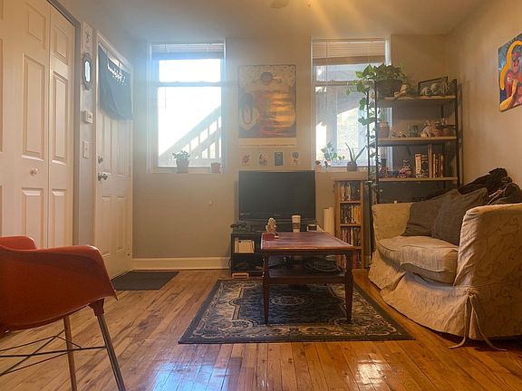 4th image of 2038 W Coulter St APT 1R