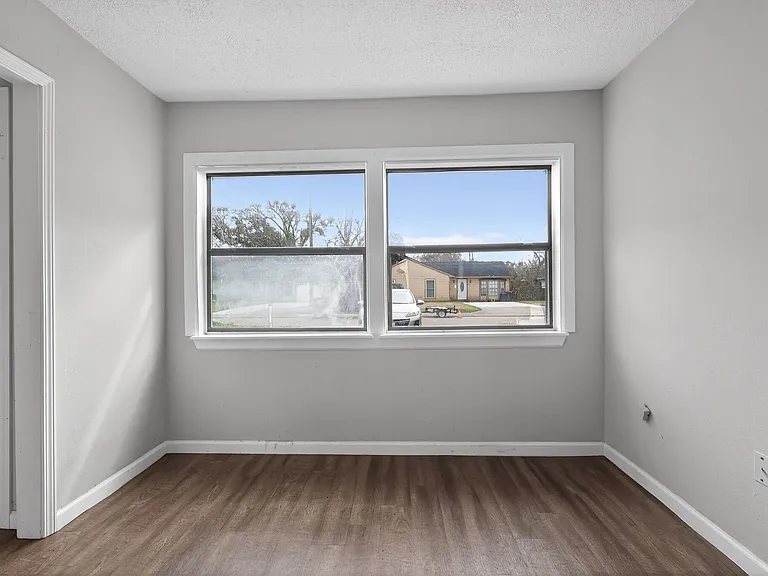 315 Acacia St — Photo 13