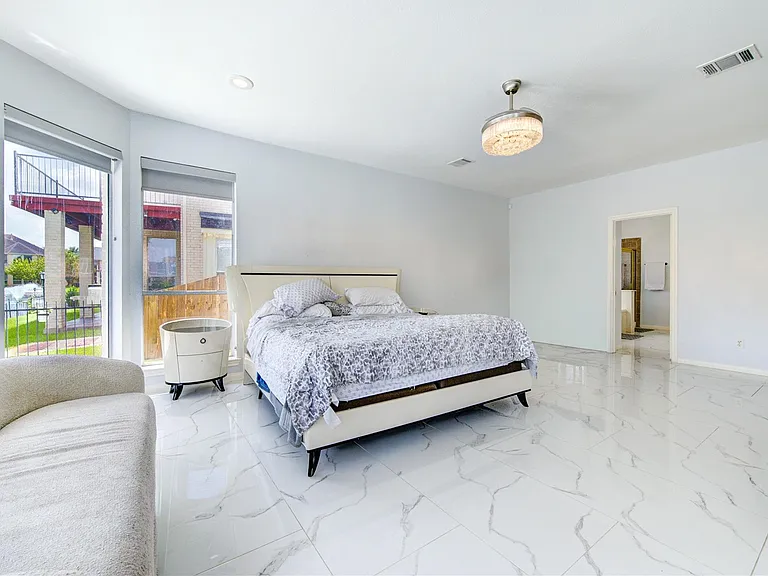 14311 Tasmania Ct — Photo 19
