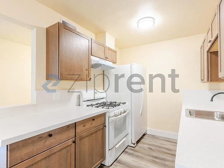 4561 Ashcroft Ave #49 — Photo 12