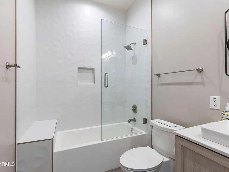 2252 E South Mountain Ave — Photo 29