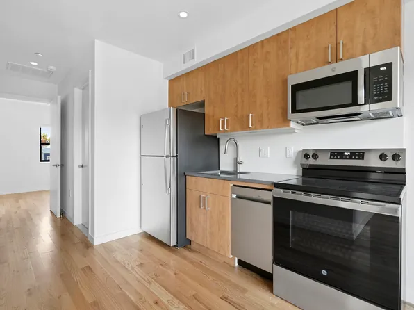 602 Pacific Street image 3 of 6