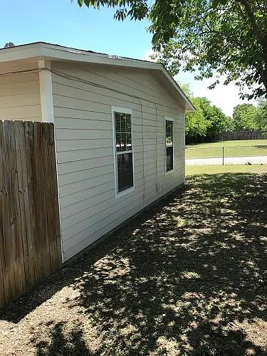 919 Evergreen Dr — Photo 3