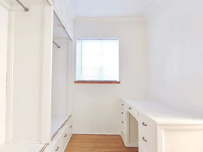 Super Cool Mid-Century Modern East Nob Hill Penthouse Suite with Views — Photo 71